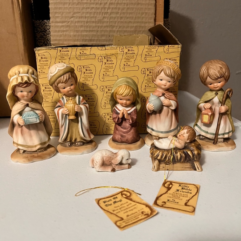 Little Bible Friends Christmas figurine set original box